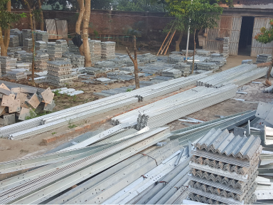  Outdoor warehouse for a BREB project. 
